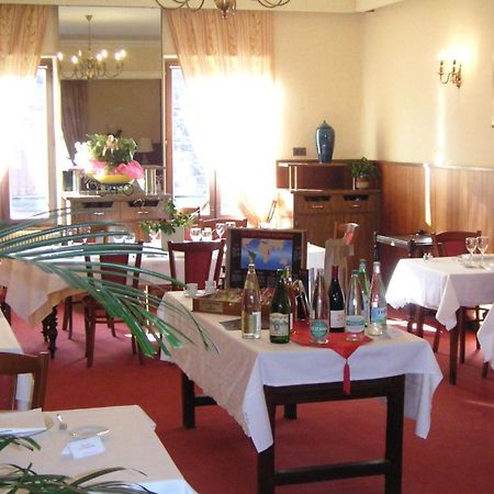 Les Negociants Hotell Pontgibaud Exteriör bild