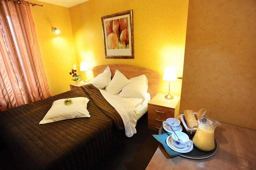 Les Negociants Hotell Pontgibaud Rum bild